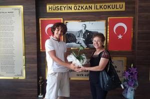 Çine Mustafa Türkoğlu Ortaokulu öğrencisi Mehmet Şimşek, Liselere Geçiş Sınavı’nda (LGS) elde ettiği başarı ile ilçeye gurur yaşattı.