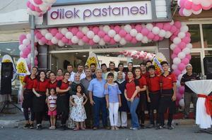 Çine'de 26 yıldır pasta ve dondurma üzerine faaliyet gösteren ve kalitesi ile marka haline gelen Dilek Pastanesi 3. şubesi gerçekleştirilen törenle hizmete girdi.