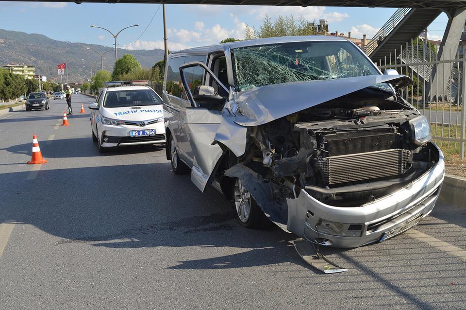 Çine Adnan Menderes Bulvarında meydana gelen trafik kazasında yaralanan olmaması sevindirdi.