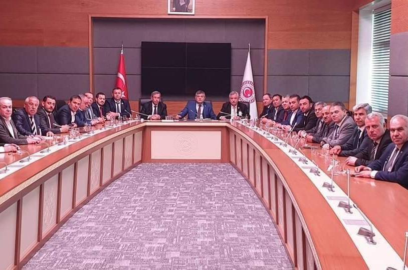 Aydın'daki ziraat odalarının başkanları Türkiye Büyük Millet Meclisi, Tarım ve Orman Bakanlığı ve siyasi partileri ziyaret ederek tarımdaki sorunları Ankara'ya taşıdı.