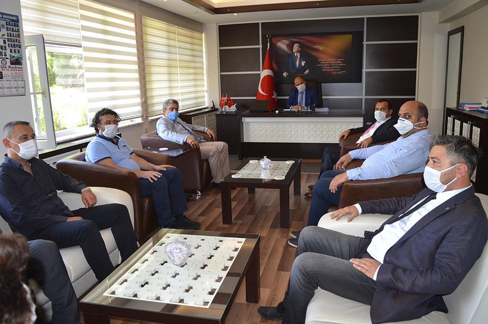 Milliyetçi Hareket Partisi (MHP) Çine İlçe Başkanı Haluk Alıcık, Çine'deki yerel yöneticiler, daire amirleri ile birlikte sivil toplum örgüt temsilcilerini ziyaret etti.