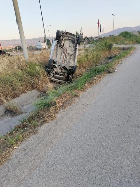 Çine’de kontrolden çıkan kamyonet takla attı