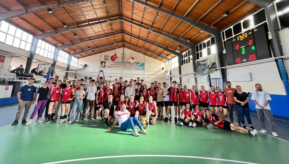 Çine’nin şampiyonları kupalarını aldı